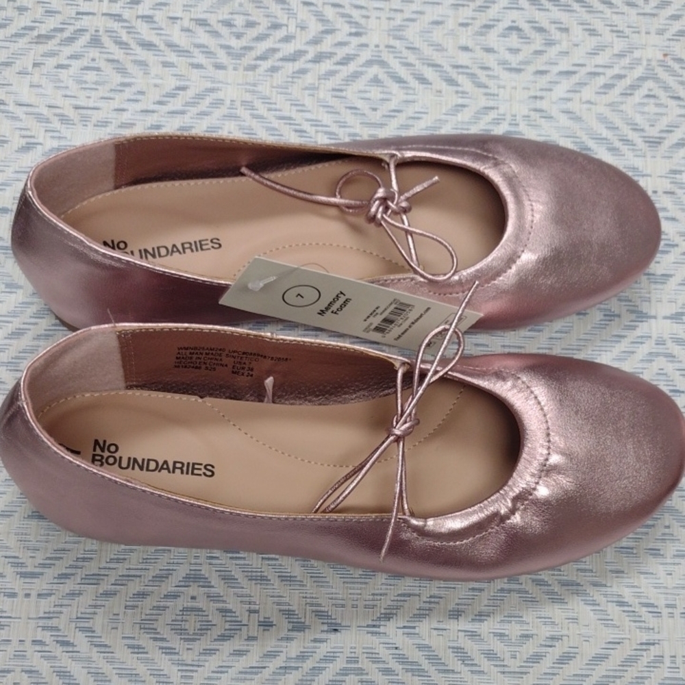 No Boundaries Shiny Pink Loafers - Picture 6 of 9